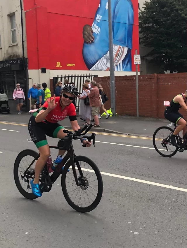 🔴⚪️⚫️ The Weekly Roundup 🔴⚪️⚫️

🐉 Dragon Ride
Well done to all our riders who took on the Dragon Ride this weekend! Which ever distance you tackled, it’s no easy day in the saddle. The climbs, the heat, the miles—everyone gave it their all and did the club proud. Fantastic effort across the board and great to see so many #TeamPTH jerseys out there!

🏊‍♂️ Cardiff Triathlon & Duathlon
Big congratulations to everyone who took part in the Cardiff Triathlon and Duathlon events down at the Bay. From first-timers to seasoned racers, it was brilliant to see such a strong turnout from the club.

A special shoutout to Carolyn Hayden, who raced in the World Standard Distance Triathlon and came 3rd in her age group—an incredible achievement on the world stage. We’re all so proud of you, Carolyn!

⭐️ Shoutout to @parkrunuk highlights: 

🅿️ in Gnoll 
💯 Parkruns for Jackie Richards! Congratulations Jackie! 
🥈 for Wes Sheldon 

🅿️ in Maesteg we saw: 
🥈 for Anna Parsons
🥉 for Laura Miles

🅿️ in Ystalyfera
🥉 for Nigel Barnes
🚨 course PB for Kay Barnes and Tonya Ross

✈️ in Llyn Llech Owain we saw James Lowery, Rachel Monks, Garry Evans, Rhian Cross, @milo_the_camping_cat Milo and Mike Launder, in Llanerchaeron we saw Andrea Bowen, in Sandy Water we saw Stephen Williams, in Parc Coed Gwilym we saw Kathryn Cunningham. 

Share your activities from last week if we missed them! 👇✌🏻
•
•
•
•
#ironmantriclub #triathlonclub  #teampth  #ptharriers #weswimweridewerun #welshtri #welshathletics #brittri #southwalesrunning #runnersofinstagram #tricommunity #running  #fitness #runningmotivation #instarunners #training #sport #workout  #instarunner #fitnessmotivation #runningcommunity #triathlon #runnersworld #ukrunchat