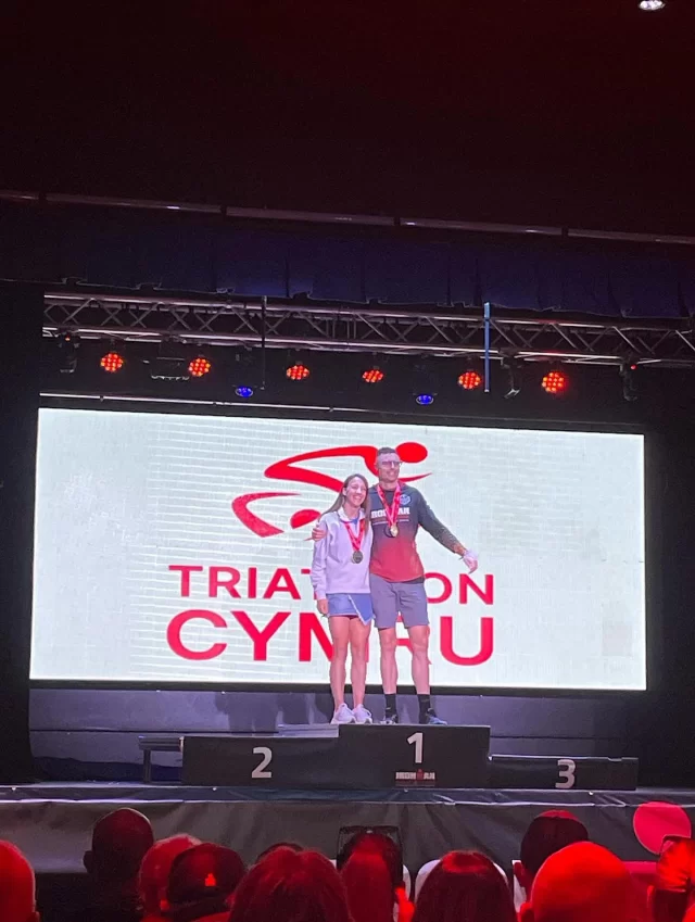 🔴⚪️⚫️ The Weekly Roundup 🔴⚪️⚫️

🏊‍♂️🚴‍♂️🏃‍♂️ @ironmantri Wales – Tenby
20 athletes from #TeamPTH took on the legendary Tenby course – and you all smashed it! Every medal = months of graft, grit & discipline. YOU ARE IRONMAN 💪
👏 Paul Morgan, Ryan James, David Morgan, Michael Davies, Rob Edwards, Leighton Williams, Richard Griffiths, Rhodri Lewis-Long, Paul Davies, Nathan Morgan, Darren Roche, Joe O’Shea, John Hopkins, Ben Southgate, Neil Williams, Amy Saunders, Heath Williams, Hugh Pascoe, Darcy Mattocks, Damien Lewis.
🔥 Special mention to Michael Davies – 🥉 in age group, 6th Male, 7th Overall & Welsh Long Distance Champ! 🏆

🏊‍♀️🚴‍♂️🏃‍♂️ Saundersfoot Triathlon
Huge well done to Dean Price, Jonathan Gibbs & Chloe Morgan for powering through the coastal swim, rolling bike & run. 💪

🏃‍♂️ Berlin Marathon
Gareth Poston clocked a stunning 2:54 on the world’s fastest course. Incredible! 👏

🌊 Swim Serpentine – London
Bethan Thomas & Craig Williams smashed their chosen distances in Hyde Park’s iconic swim. 👏

⭐️ @parkrunuk Highlights
🥈 Wes Sheldon @ Gnoll
🥇 + course PB for Rebekah Reid @ Ystalyfera
🚨 PB for David Eagle @ Ystalyfera
✈️ Away days: Vickie Humber (Jersey), Kathryn Cunningham (Lydiard), Ian & Linda Radmore (Poole), Cathryn Williams, Nathan Launchbury-Jones, Rosie & Catherine Courts (Colby), Callum Curtis & Christine Williams (Milford).

Drop your results below if we missed you! 👇✌🏻

•
•
•
#ironmantriclub #triathlonclub #teampth #ptharriers #weswimweridewerun #welshtri #welshathletics #brittri #southwalesrunning #runnersofinstagram #tricommunity #running #fitness #runningmotivation #instarunners #training #sport #workout #instarunner #fitnessmotivation #runningcommunity #triathlon #runnersworld #ukrunchat
