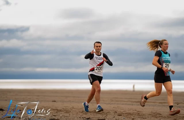 🔴⚪️⚫️ Weekly Roundup 🔴⚪️⚫️

🌟 West Glam XC – Aberavon Beach 🏝️
Brilliant day for Race 2 of the West Glam XC and a great way to wrap up the 2025 season before we return in January.
Three Port Talbot Harriers teams out giving it everything, and with 431 athletes on the start line, our runners really stood out. 🌞

Huge thank you to all our athletes and everyone behind the scenes — marshals, volunteers, referees, timekeepers, race and safety directors. We appreciate you all. 👏
Big thanks to @life_to_lens_photography1  keep an eye on his socials for the album and remember to credit if you use any photos. 📸

🏃‍♀️ Trail Revolution
Amazing running from Jane Harwood, taking on a tough half marathon and finishing 3rd in her age category! 🥉

🏃 Aberaeron 10K
Great performance from Andrew Davies, finishing 4th in his age category and even receiving a special mat from a local business for his efforts. 👏🏻

🐉 International – BMAF XC Championships
Huge congratulations to Ben Williams, who represented Wales at the BMAF Cross Country Championships. A fantastic achievement and a proud moment for both Ben and the club!

⭐️ parkrun Highlights
🅿️ Sandy Water: 🥇 Rebekah Reid • 🥈 Rachael Thomas
🅿️ Parc Coed Gwilym: Course PBs for Catherine Courts, Andrew Courts & Bethan Thomas
✈️ Tourists:
Aberfields – James Lowery, Rachel Monks, Mike Launder
Aviemore – Danielle Roper
Maesteg – Alun Cox
Penallta – Ben Southgate
Zuiderpark – Vickie Humber

If we missed your run or race, drop it below! 👇✌🏻

•
•
•
#ironmantriclub #triathlonclub #teampth #ptharriers #weswimweridewerun #welshtri #welshathletics #brittri #southwalesrunning #runnersofinstagram #runningmotivation #instarunners #fitnessmotivation #ukrunchat