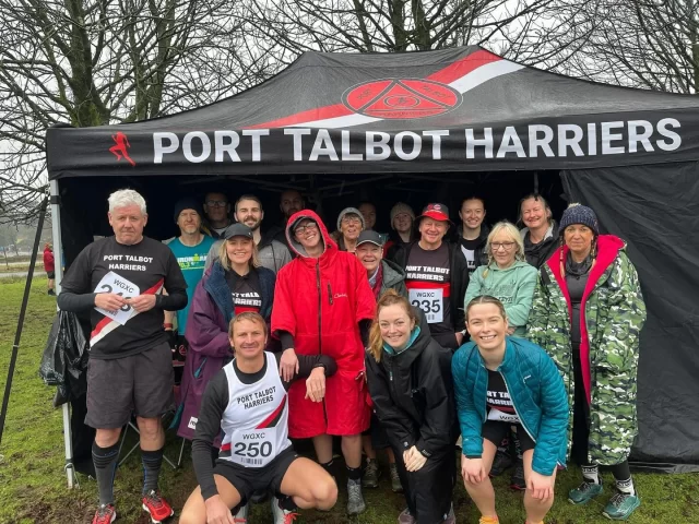 🔴⚪️⚫️ The Weekly Roundup 🔴⚪️⚫️

🌿 West Glam XC – Margam Park 🌿
An excellent event hosted by @run4allneath 👏 A touch of drizzle beforehand created perfect cross-country conditions, and the Field of Dreams certainly lived up to its name! Fantastic performances across the board and a brilliant showing from our three Port Talbot Harriers teams. 

🏃‍♂️ CF64 Winter Race 🏃‍♀️
A fantastic race with some great results. Huge well done to Mike Launder, Rebekah Reid, Rachael Thomas, and Mark Snatchfold 👏 Strong running all round from the Harriers!

🏴󠁧󠁢󠁷󠁬󠁳󠁿 International Honours 🏴󠁧󠁢󠁷󠁬󠁳󠁿 
Huge congratulations to Roger Jones on being selected to represent Wales at the upcoming Manchester Marathon 🏴󠁧󠁢󠁷󠁬󠁳󠁿 An incredible achievement and thoroughly deserved!

🥇 Championship Success 🥇
Massive congratulations to Ffion Davies, who has received her team gold medal from the 2025 10K Championships, a brilliant achievement!

⭐️ Shoutout to some of our @parkrunuk highlights: 

🅿️ in Gnoll: 
We saw a awesome 34 athletes at the event! With course PB’s from Kay Barnes, Rebekah Reid and Nigel Barnes. 

✈️ down under In University of Western Australia parkrun we saw Rhian Powell, in Ushaw Historic House we saw Vickie Humber, in Swansea Ann hinder and Kathryn Kearney, in Tetbury Goods Shed we saw Ben Southgate, in Ystalyfera Kathryn Cunningham and Jules Jones. 

Share your activities from last week if we missed them! 👇✌🏻
•
•
•
•
#ironmantriclub #triathlonclub  #teampth  #ptharriers #weswimweridewerun welshtri welshathletics brittri southwalesrunning runnersofinstagram tricommunity running  fitness runningmotivation instarunners training sport workout  instarunner fitnessmotivation runningcommunity triathlon runnersworld ukrunchat