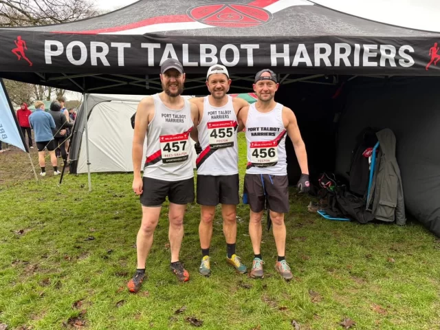 🏴󠁧󠁢󠁷󠁬󠁳󠁿 @welshathletics  Athletau Cymru  Cross Country Championships – Llandaff Fields

A brilliant (and brutal!) day of proper XC conditions, thick mud, heavy rain and a bitter wind made it a true test for everyone out on the course 🌧️💪

Huge congratulations to our MM40 team of Tom Rees-Gralton, Andrew Poston and Gareth Poston on taking TEAM SILVER 🥈 a fantastic result in tough conditions 👏🔥

Lliswerry 8

Another cracking event at one of the most popular races on the calendar! Massive well done to all our runners who took on the course and represented the club so well, great efforts, strong racing and plenty of PTH vests out there!

⭐️ Shoutout to some of our @parkrunuk highlights: 

🅿️ in Ystalyfera
🥈 for Rebekah Reid
🚨 Course PB’s for: Stuart Williams, Alun Cox, Andrew Dunlop, Gemma John, Lily Courts and a huge course PB for Vickie Humber. 

✈️ in Aberdare we saw Sophie Champion, in sandy water we saw Dean Thomas, in Pirrama we saw Rhian Powell, in Parc Coed Gwilym we saw Kathryn Cunningham. 

Share your activities from last week if we missed them! 👇✌🏻
•
•
•
•
#ironmantriclub #triathlonclub  #teampth  #ptharriers #weswimweridewerun