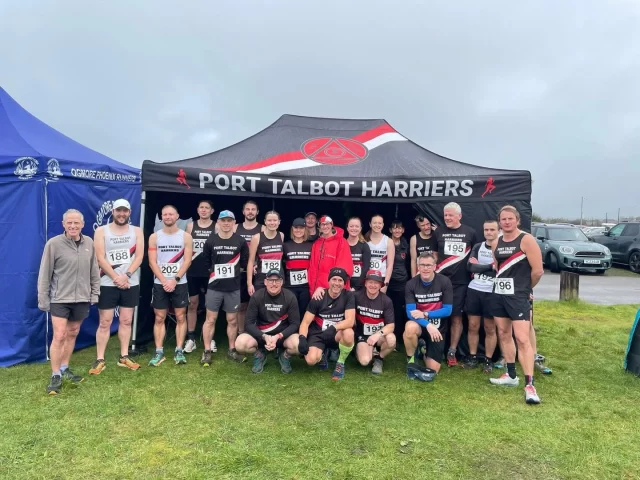 🔴⚪️⚫️ The Weekly Roundup 🔴⚪️⚫️

West Glam XC – Kenfig 🌊🏃‍♂️
The latest round hosted by @cornelly_striders brought proper cross-country conditions, puddles, sand, and some proper leg-testing weather to go with it! A tough but brilliant day of racing all round.

Huge thanks to our captains Tom and Rosie for leading the charge, and well done to our three teams who put in some cracking efforts out there 💪

Cardiff Winter Warmer ❄️🔥
Big well done to everyone who took part, strong running, great atmosphere, and more solid performances in PTH colours!

And finally…

🎉 Massive congratulations to our two newly @welshathletics qualified coaches, Sarah and Jenna 👏 Your hard work and commitment to developing others is class to see! 

⭐️ Shoutout to some of our @parkrunuk highlights: 

🅿️ in Maesteg
🥉 for Alun Cox 

🅿️ in gnoll: 
🥈 for Matthew Blackmore 

✈️ in Barry island we saw Bethan Williams, in Wyre Forest we saw Sophie Charles, in Swansea we saw Vickie Humbler as Race Director and Jules Jones, in aberfields we saw Kathryn Cunningham, in Ystalyfera we saw Cathryn Williams and Andrea Bowen, in Bay East Garden we saw Rhian Powell and in Parc Coed Gwilym we saw Anthony Holling. 

Share your activities from last week if we missed them! 👇✌🏻
•
•
•
•
#ironmantriclub #triathlonclub  #teampth  #ptharriers #weswimweridewerun