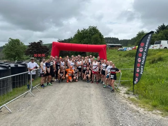 🔴⚪️⚫️ The Weekly Roundup 🔴⚪️⚫️

🏔️ Tonmawr Hilly5 - After a few years off of the racing calendar, we were absolutely thrilled to bring back this classic but challenging event! A huge thank you to race director Julian Halloran and Safety Director Craig Williams for bringing it back, a huge thank you to all of our Marshalls and volunteers, our sponsors @burger.boyzzz , Bryn Bettws Lodge. All of our athletes smashed the hills, including:
🥇 for Craig Merriman-Foley, 🥈 for Nathan Launchbury-Jones, with 🥇 female for Bethan Williams and 🥈for Cathryn Williams. Keep an eye out for next year 👀 

⭐️ Shoutout to some of our @parkrunuk highlights: 

🅿️ in Parc Coed Gwilym: 
🥇 for Matthew Blackmore and Rebekah Reid. 
🥈 for Nigel Barnes 
🚨 Course PB for Alun Cox, Chris Noble, Mike Launder and Kay Barnes who also celebrated her 25th Parkrun 🎉 

🅿️ in Maesteg
🥇 for Heidi Waters

✈️ in Ystalyfera Kathryn Cunningham and a course PB for Lily Courts, in Bryn Bach Park we saw Louise Thomas, in Porthcawl we saw John Davies, in Llwybr Dyffryn Tywi
we saw Leah Jones, in Keswick we saw Sarah Mitchell and Wes Sheldon and in Sandy Water we saw Wendy and Mark Snatchford. 
Share your activities from last week if we missed them! 👇✌🏻
•
•
•
•
#ironmantriclub #triathlonclub  #teampth  #ptharriers #weswimweridewerun