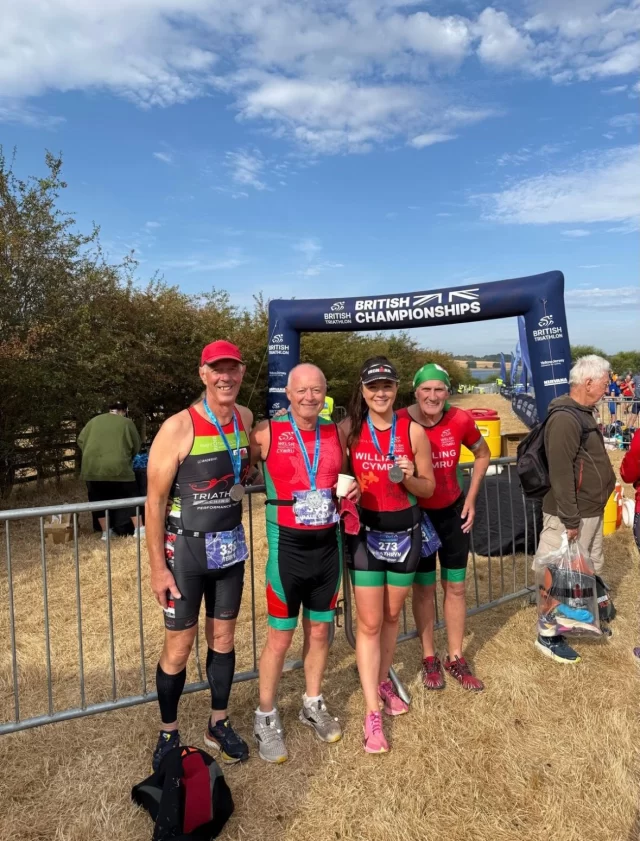 🔴⚪️⚫️ The Weekly Roundup 🔴⚪️⚫️

British Aquathlon Championships 🇬🇧

Huge well done to Cathryn Williams, Paul Bennett and Anthony Holling, all representing Tîm Tri Cymru at the British Aquathlon Championships 🏴󠁧󠁢󠁷󠁬󠁳󠁿
Congratulations to Cathryn Williams! Silver medal for Tîm Tri Cymru in Stafford over the weekend. 🥈

Tywi Valley Half - Inaugural event down in Carmarthen. Huge congratulations to Mike launder who took the personal trifecta of a 10K, 10Mile and Half Marathon PB During the event! 

tri hard harriers 5k on the bay - 
Ceri Thomas , Louise Coleman and Sharon Rosser - huge well done on a warm evening!

Well done to Mike Hayden and Carolyn Hayden, taking first and second place in the Canaqua Hilton Ontario 1500m race 🥇🥈
⭐️ Shoutout to some of our @parkrunuk highlights: 

🅿️ in Gnoll
💯 Gnoll Parkruns for Mike Launder and James Lowery. 

🅿️ in Maesteg
🥈 and course PB for Alun Cox

🅿️ in Parc Coed Gwilym
🥈 for Rebekah Reid

✈️ in Clapham Commom we saw Kay and Nigel Barnes, in Barry Island we saw Bethan Williams, in Milford Waterfront we saw Grace Warlow, In Sandy Water Kev Thomas, in Frogmary Green Farm we saw Peter Richards, in Oriam we saw Abi Simmons and in Burnham-on-Crouch we saw Jayne and Dean Howe. 

Share your activities from last week if we missed them! 👇✌🏻
•
•
•
•
#teampth #ptharriers #multisportclub #triathlon #runningclub