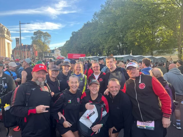 🔴⚪️⚫️ The Weekly Roundup 🔴⚪️⚫️

🏃 Cardiff Half Marathon

A big #TeamPTH turnout in Cardiff this weekend as our members took on 13.1 miles around the Welsh capital! 🏃🏻‍♂️🏃🏼‍♀️

For some it was their first half marathon, while others were back for another go, chasing PBs, using it as part of their training or simply enjoying a day out running alongside their club mates.

A massive well done to everyone who crossed the finish line. 👏🏻

🇪🇸 Ironman Barcelona

We also want to recognise our #TeamPTH athletes who travelled to Barcelona ready to take on Ironman Barcelona.

Unfortunately, the event was cancelled due to the weather conditions, meaning all that training and preparation didn’t get the chance to come together on race day.

We know how much work goes into preparing for an Ironman, so it was a real shame to see the race cancelled. But getting yourselves to Barcelona, putting in the training and being ready to take on the challenge is something to be proud of. 👏🏻

Well done to everyone who raced in Cardiff, and to our athletes in Barcelona, we’re sure you’ll be back stronger for the next one! 💪🏻
⭐️ Shoutout to some of our @parkrunuk highlights: 

🅿️ in Bath Skyline
We saw bride-to-be Rachel Monks on her Hen Do, along with Cathryn Williams, Rachael Thomas and Rhiannon Merriman-Foley 

🅿️ in Porthcawl
🚨 course PB’s for Jordan Lane, Rosie Courts and Mike Hayden. 

✈️ in gnoll we saw Rebekah Reid take 🥈 in gnoll parkrun, in Cosmeston Lakes we saw Richard Marvin and in Five Arches we saw Kathryn Cunningham. 

Share your activities from last week if we missed them! 👇✌🏻
•
•
•
•
#teampth #ptharriers #cardiffhalf